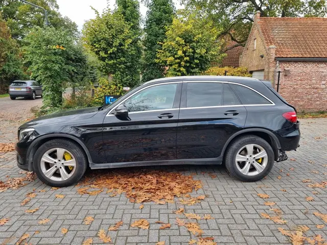 Mercedes-Benz GLC 2