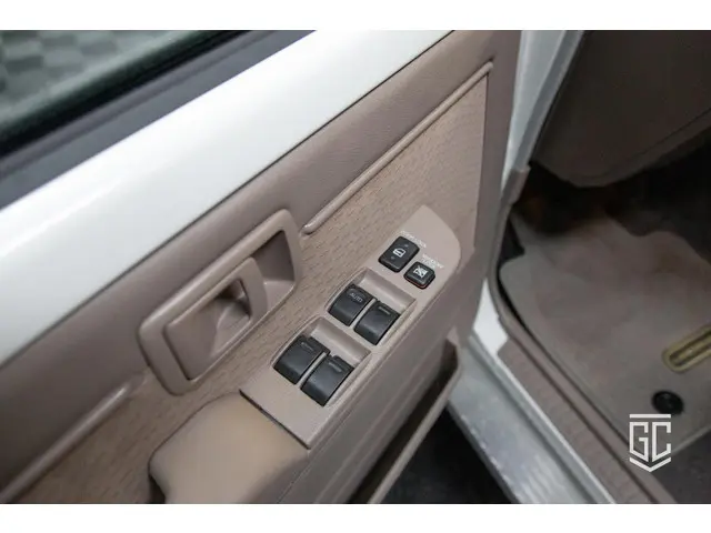 Toyota Land Cruiser GRJ76 E 2024 Benzine 14