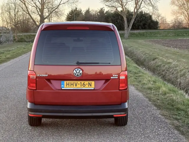 Volkswagen Caddy Maxi 1.0 TSI Comfortline 2016 Benzine 7