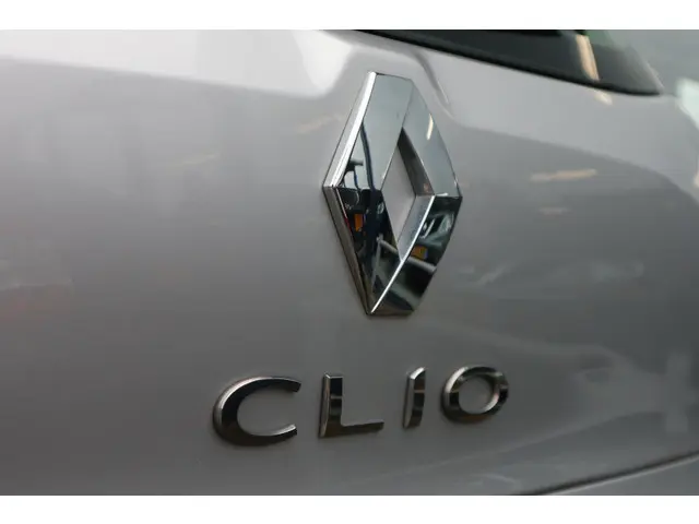 Renault Clio Estate 0.9 TCe Limited 2016 Benzine 17