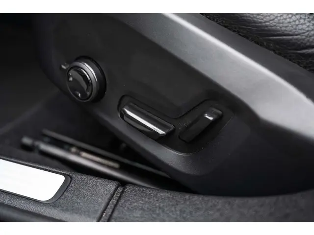 Volvo S60 B4 Ultimate Dark 2023 Benzine 35