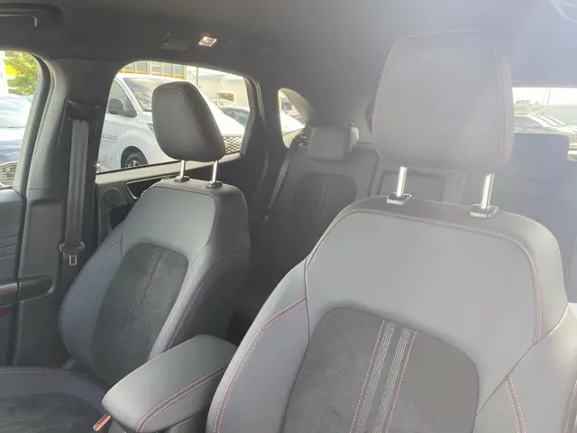 Ford Kuga 2.5 PHEV ST-Line X 2024 Hybride Benzine 26