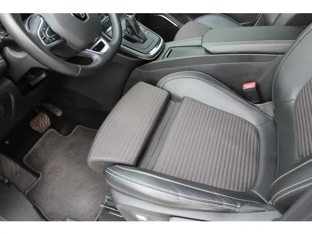 Renault Scénic 1.3 EDC Bose 140 AUTOMAAT 2019 Benzine 28