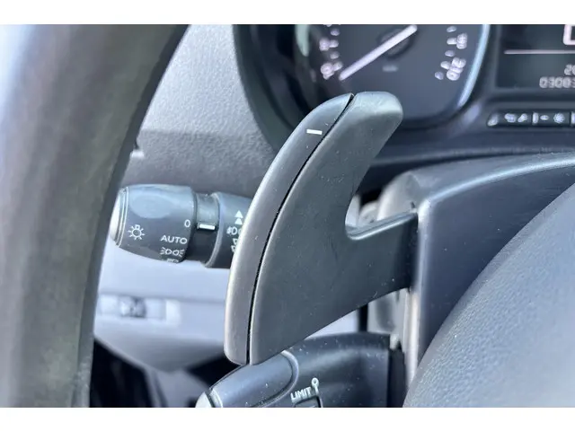 Toyota ProAce Worker 2.0 D-4D Live 2023 Diesel 13