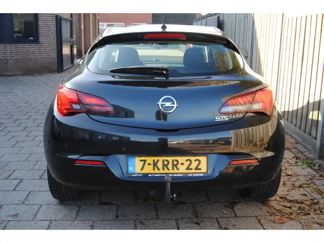 Opel Astra GTC 1.4 Turbo Design Edition 2013 Benzine 18