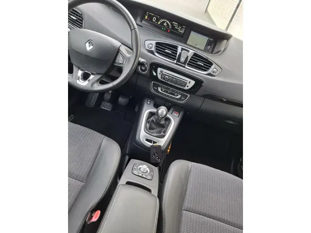 Renault Scénic TCe 115 Bose 2013 Benzine 14