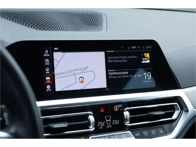 BMW 3 Serie Touring 320i M Sport High Ex 2021 Benzine 61