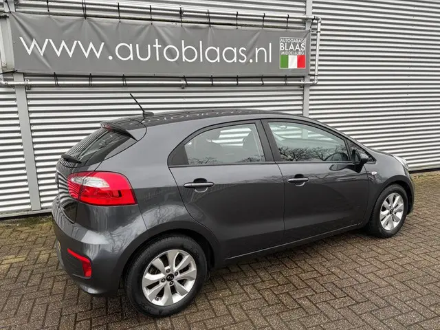 Kia Rio 1.2 CVVT ExecutiveLine 2016 Benzine 3