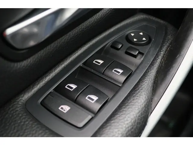 BMW 3 Serie Touring 335i High Executive 2014 Benzine 33