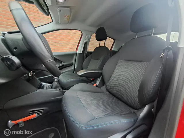 Peugeot 208 1.2 PureTech Signature 2019 Benzine 14