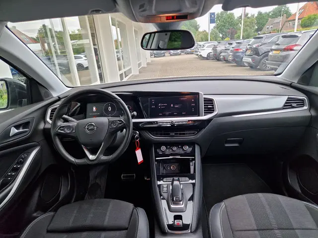 Opel Grandland 1.2 Turbo Business Elegance 2023 Benzine 12