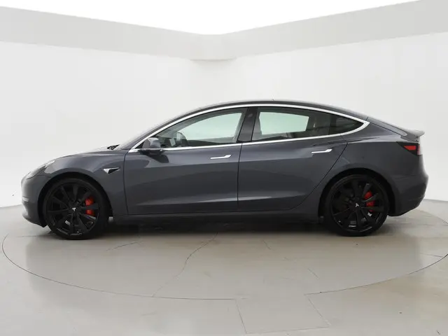 Tesla Model 3 PERFORMANCE 463 PK AWD *BTW* 2019 Elektrisch 5