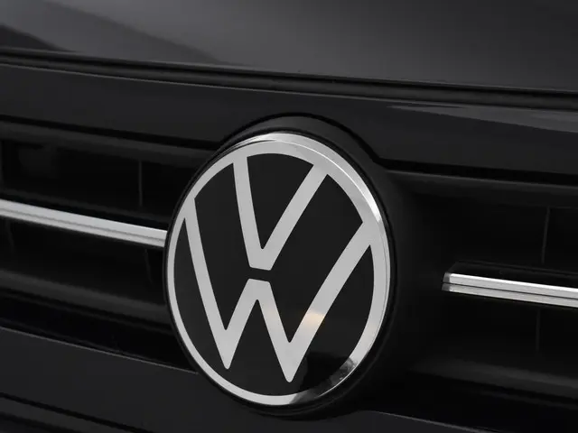 Volkswagen Polo 1.0 Tsi 95pk DSG Highline 2021 Benzine 32