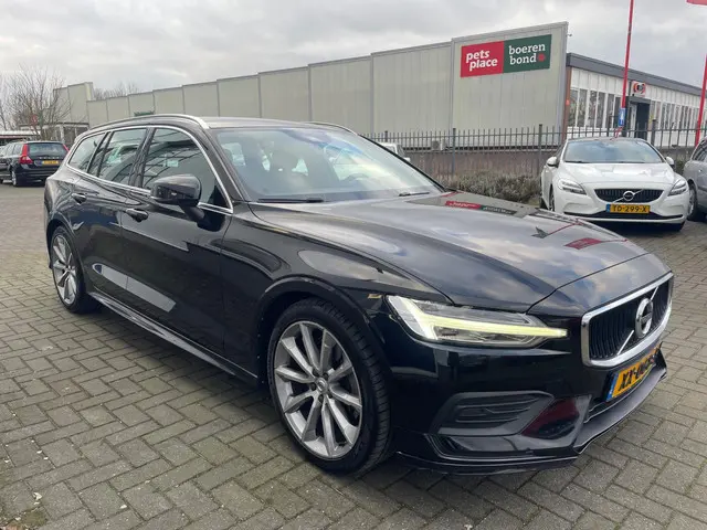 Volvo V60 2.0 T5 Momentum 2019 Benzine 4