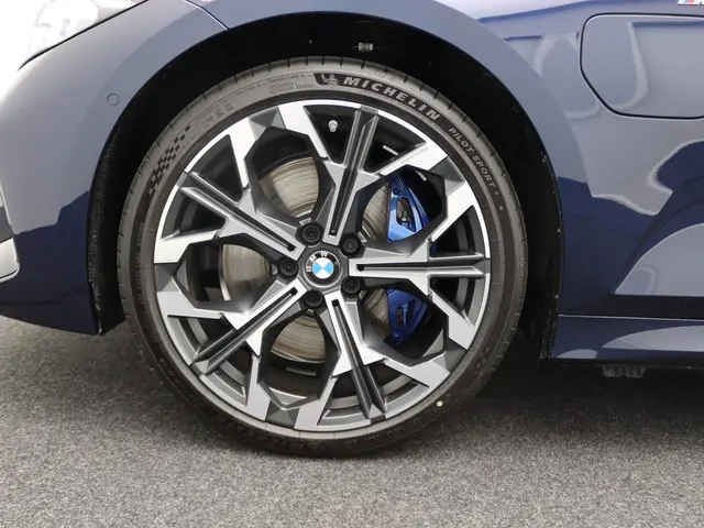 BMW 3 Serie Touring 330e 2024 Hybride Benzine 8