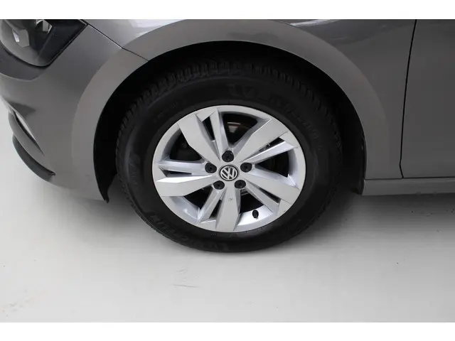 Volkswagen Polo 1.0 TSI Comfortline 2019 Benzine 8