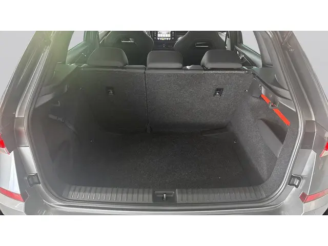 Škoda Kamiq 1.0 TSI Sport Business 2023 Benzine 12