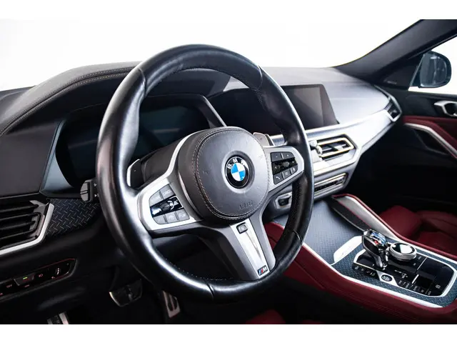 BMW X6 M50i High Executive 2022 Benzine 39