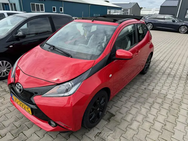 Toyota Aygo 1.0 VVT-i X Air Edition ( Cabrio ) 2016 Benzine 14