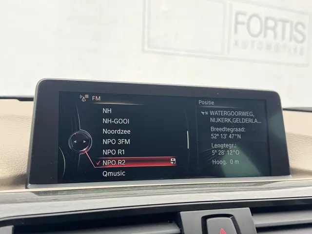 BMW 3 Serie 316i Executive Sport 2014 Benzine 24