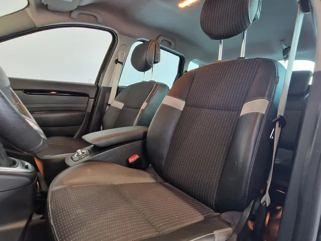 Renault Scénic 2.0 Bose CVT AUTOMAAT 2013 Benzine 7