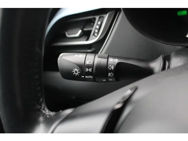 Toyota C-HR 2.0 Hybrid Style 2021 Hybride Benzine 24