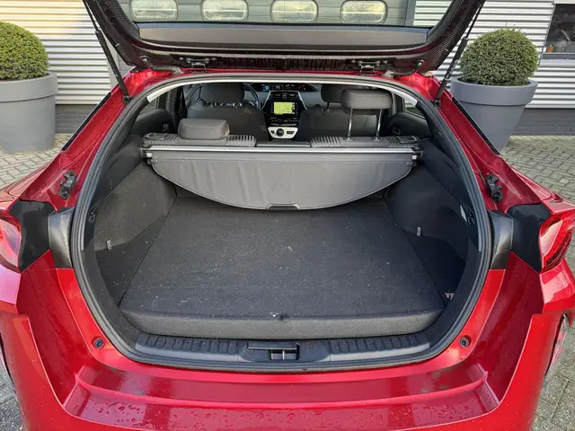 Toyota Prius 1.8 Plug-in Executive 2019 Hybride Benzine 22