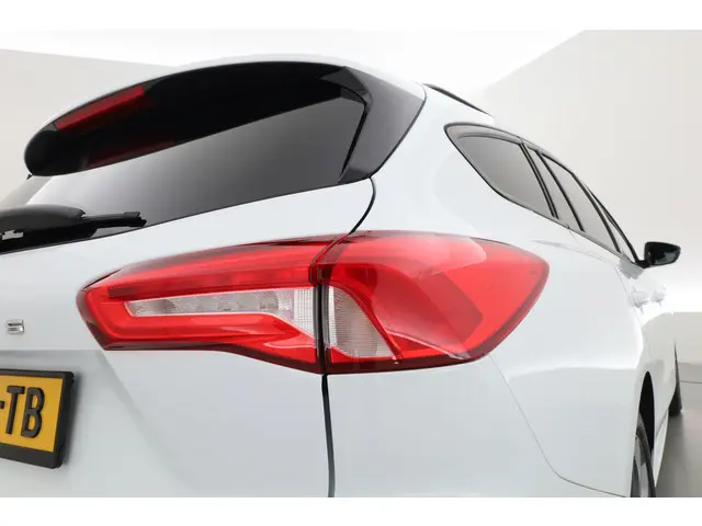 Ford Focus Wagon 1.0 EcoBoost ST Line 2019 Benzine 34