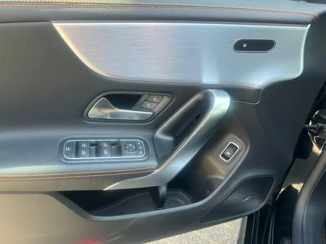 Mercedes-Benz CLA 220 Premium Plus 2019 Benzine 15