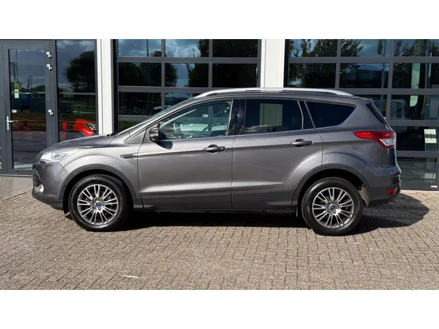 Ford Kuga 1.6 Titanium 2013 Benzine 4