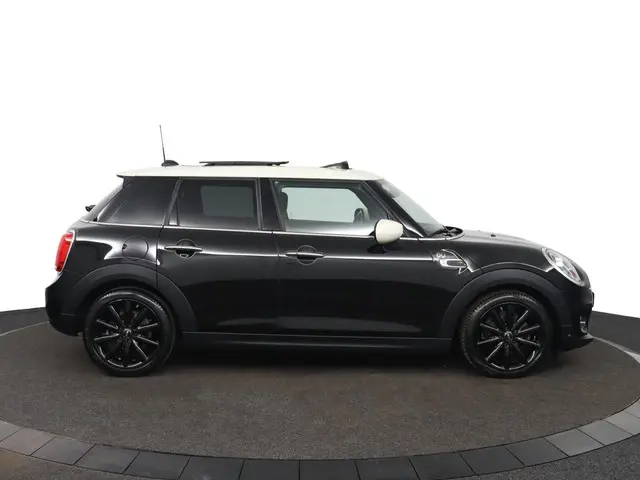 MINI Cooper Mini 1.5 60 Years Edition 2020 Benzine 11