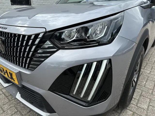 Peugeot 2008 1.2 Turbo 100 PK Allure 2023 Benzine 20
