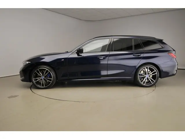 BMW 3 Serie Touring 330e xDrive 2024 Hybride Benzine 4