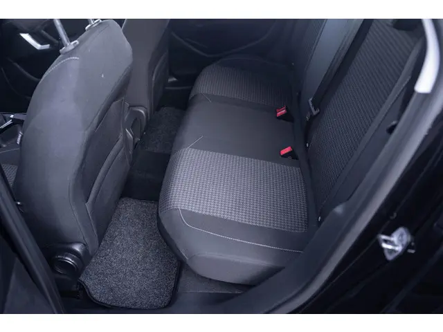 Peugeot 308 1.5 HDI Active Pack 2020 Diesel 29