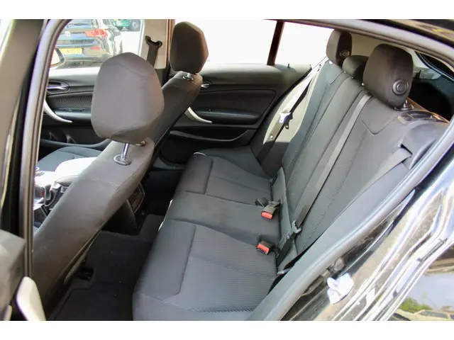 BMW 1 Serie 118i 2017 | Automaat | NAP 2017 Benzine 19