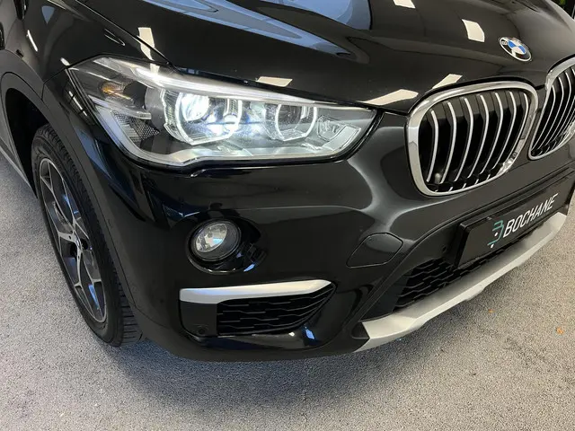 BMW X1 xDrive20i High Executive 2018 Benzine 37