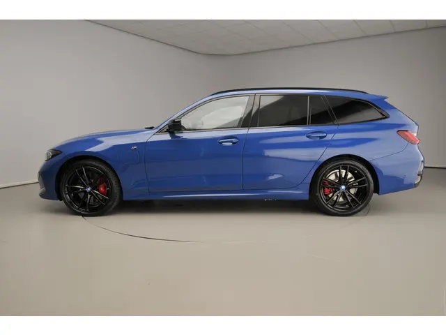 BMW 3 Serie Touring 330e 2024 Hybride Benzine 2