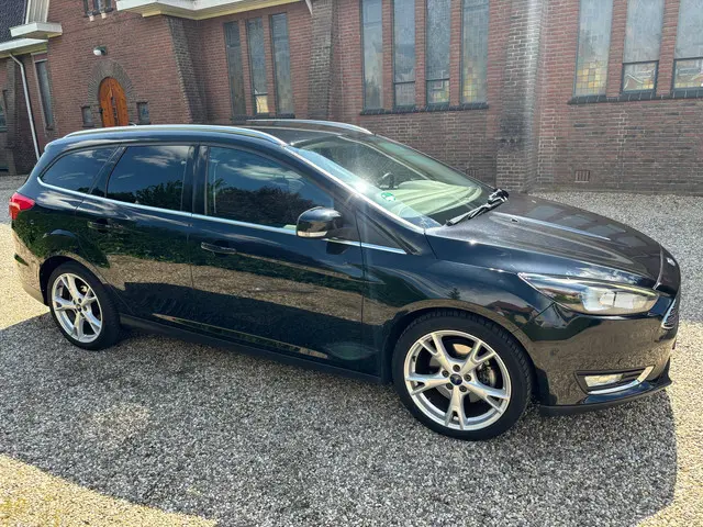 Ford Focus Wagon 1.5 Titanium Edition 2015 Benzine 6