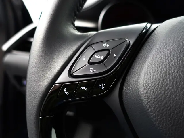 Toyota C-HR 1.8 Hybrid Active Aut- 2023 Hybride Benzine 13