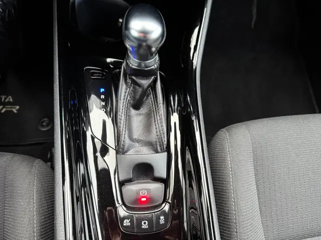 Toyota C-HR 1.8 Hybrid Energy 2018 Hybride Benzine 13