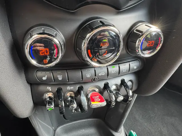 MINI Cooper Mini 1.5 D Pepper /Diesel/Navi/ 2017 Diesel 14