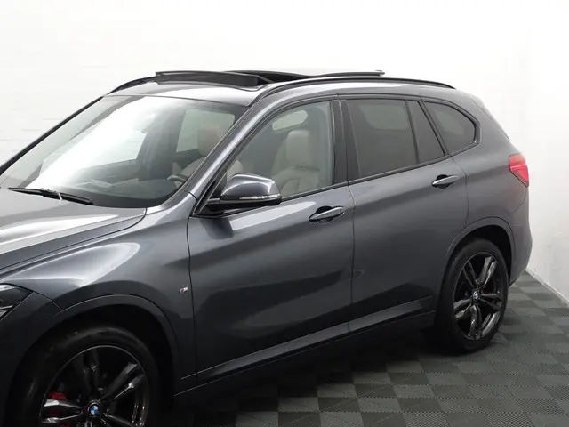 BMW X1 sDrive20i M Sport Aut- 2019 Benzine 36