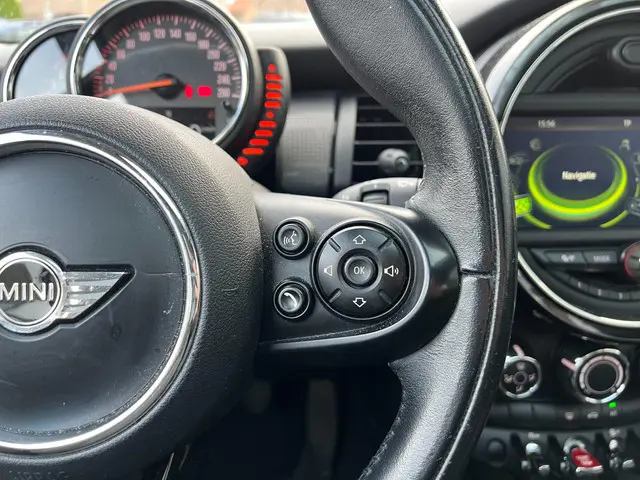 MINI Cooper Mini 1.5 Business 2015 Benzine 12