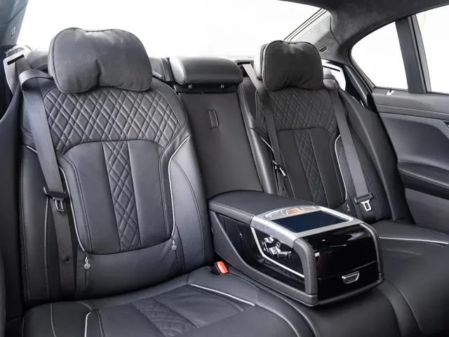BMW 7 Serie 750Li xDrive 2022 Benzine 11