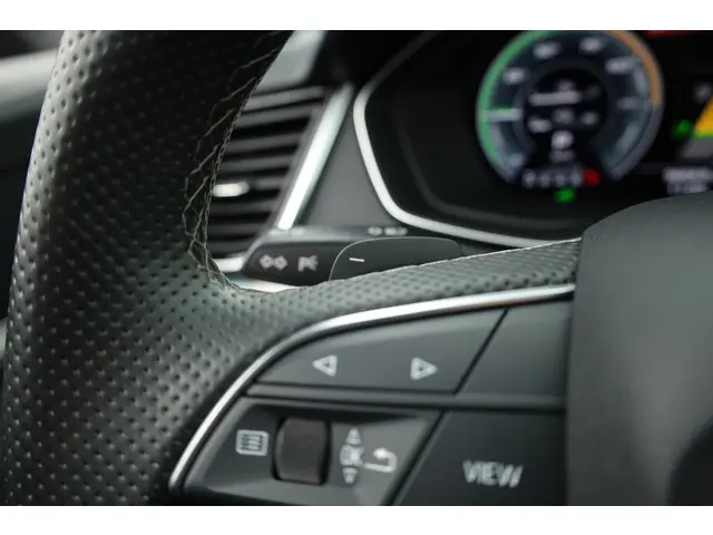 Audi Q5 55 TFSI e S Edition 2021 Hybride Benzine 13