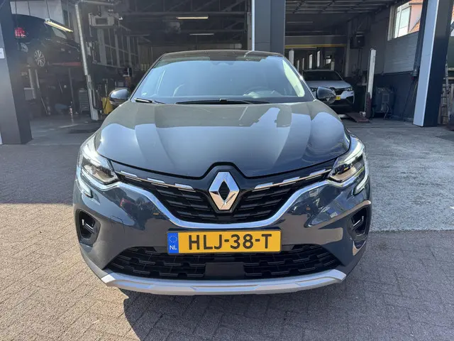 Renault Captur 1.3 TCe 140pk EDC Techno 2024 Benzine 2