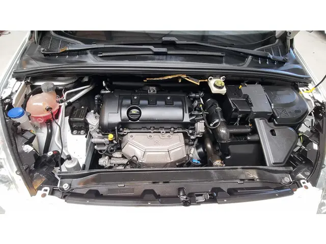 Peugeot 308 1.6 VTi Sportium 2013 Benzine 28