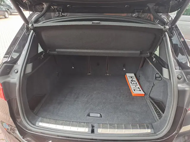 BMW X1 sDrive18i High Executive 2017 Benzine 28