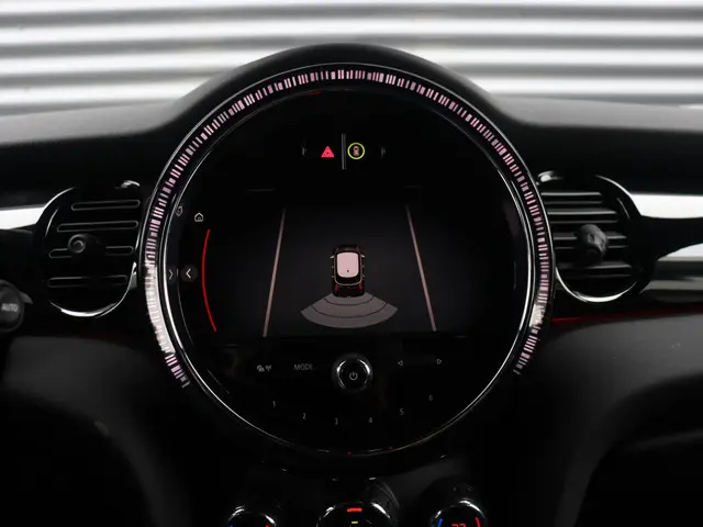 MINI 5-Deurs Cooper 2022 Benzine 29