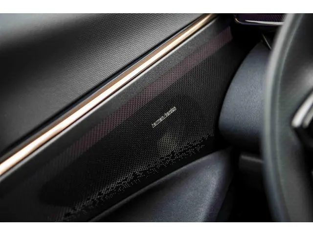 Lynk & Co 08 1.5 More 2026 Hybride Benzine 28